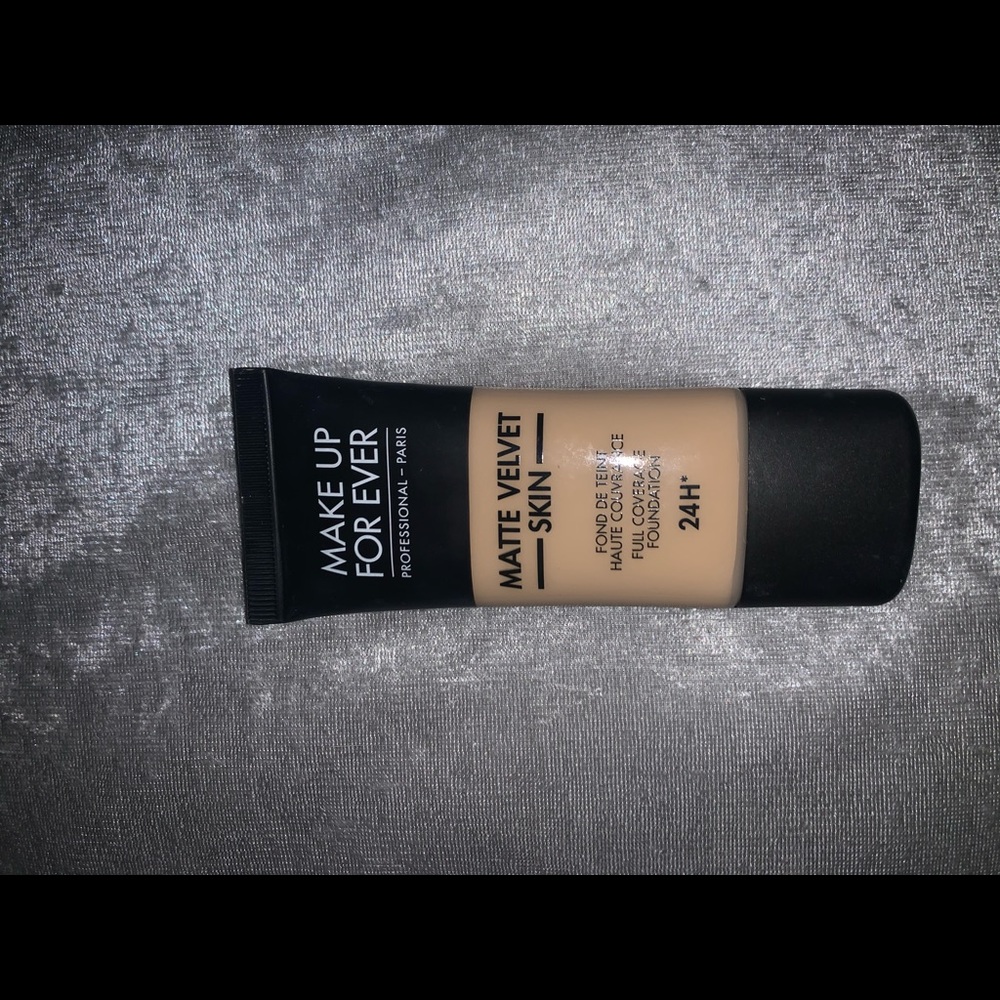 Makeup forever foundation
